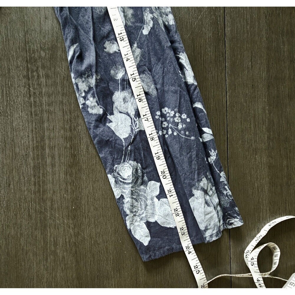 Soft Surroundings Tuberosa Tunic Top Med Gray Floral Roll Tab Sleeve Pin Tuck - Picture 8 of 8
